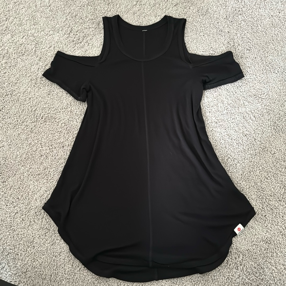 Vimmia open shoulder tshirt
